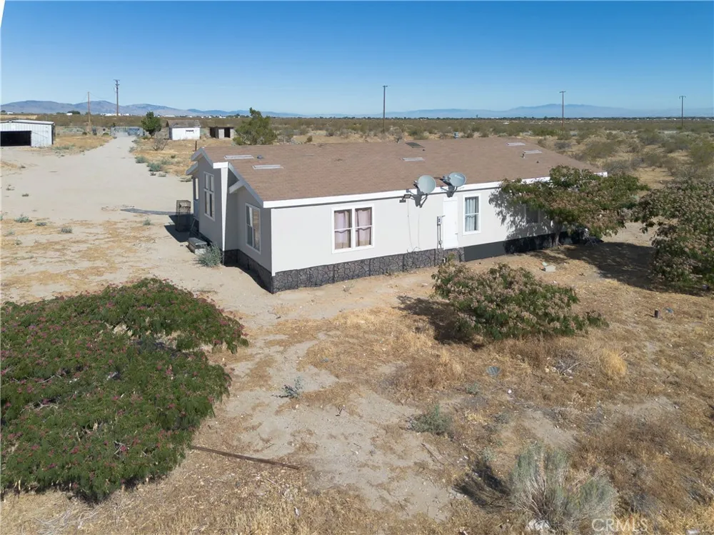 35950 116th E Littlerock, CA 93543