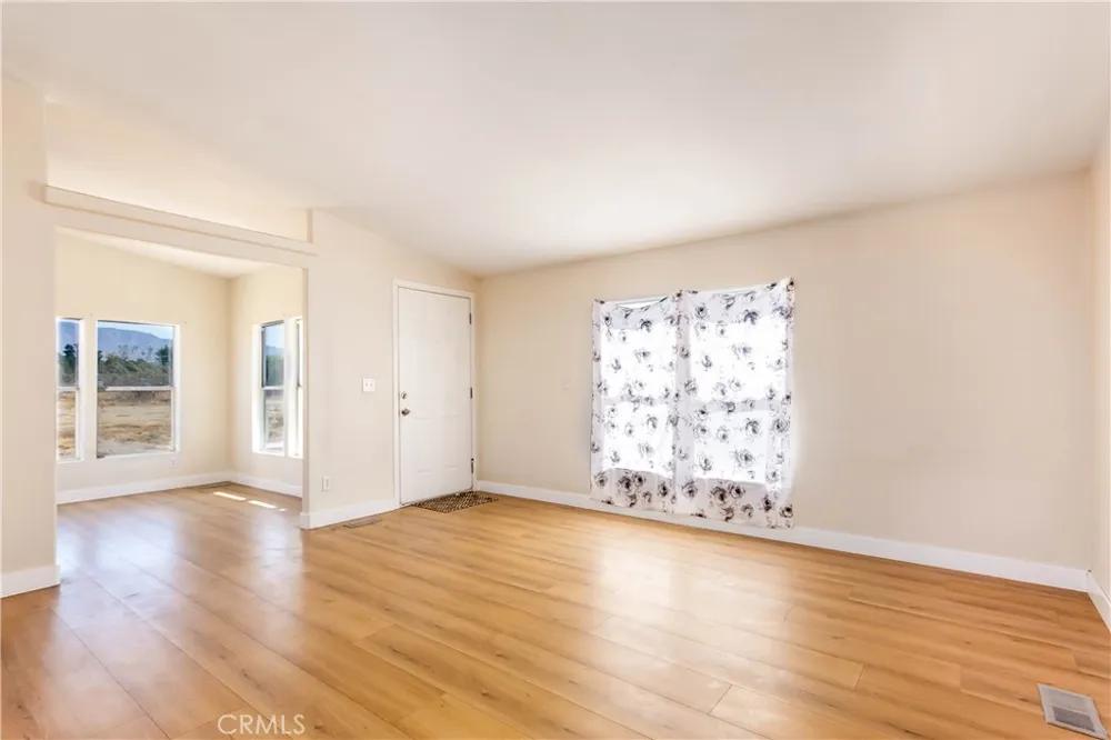 35950 116th E Littlerock, CA 93543