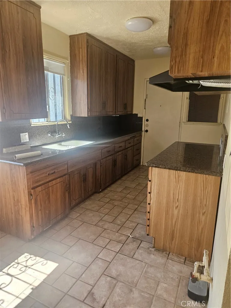 13409 Eustace Pacoima, CA 91331