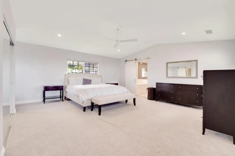 972 Skylark Drive La Jolla, CA 92037