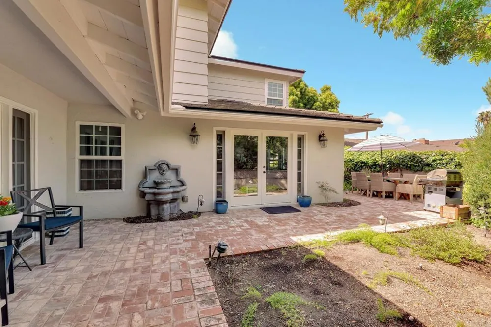 972 Skylark Drive La Jolla, CA 92037