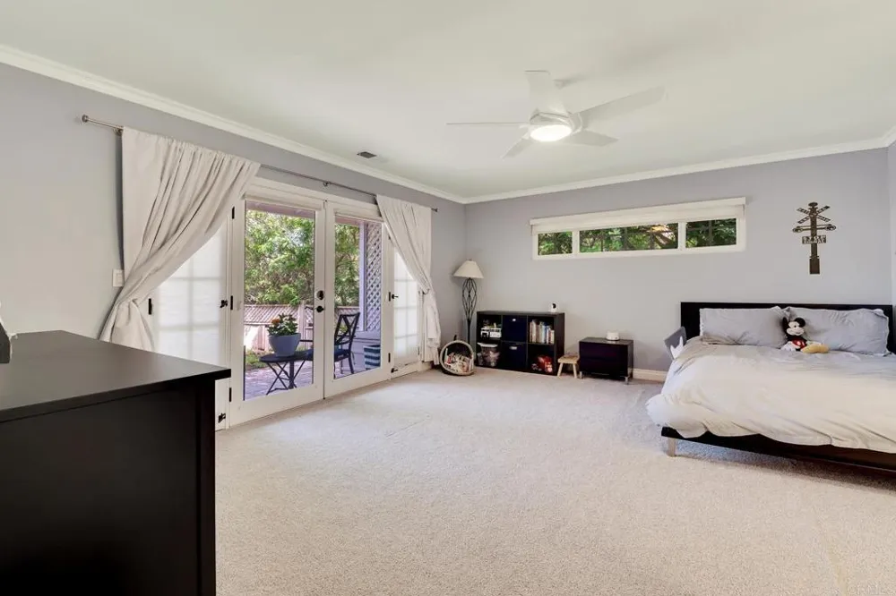 972 Skylark Drive La Jolla, CA 92037