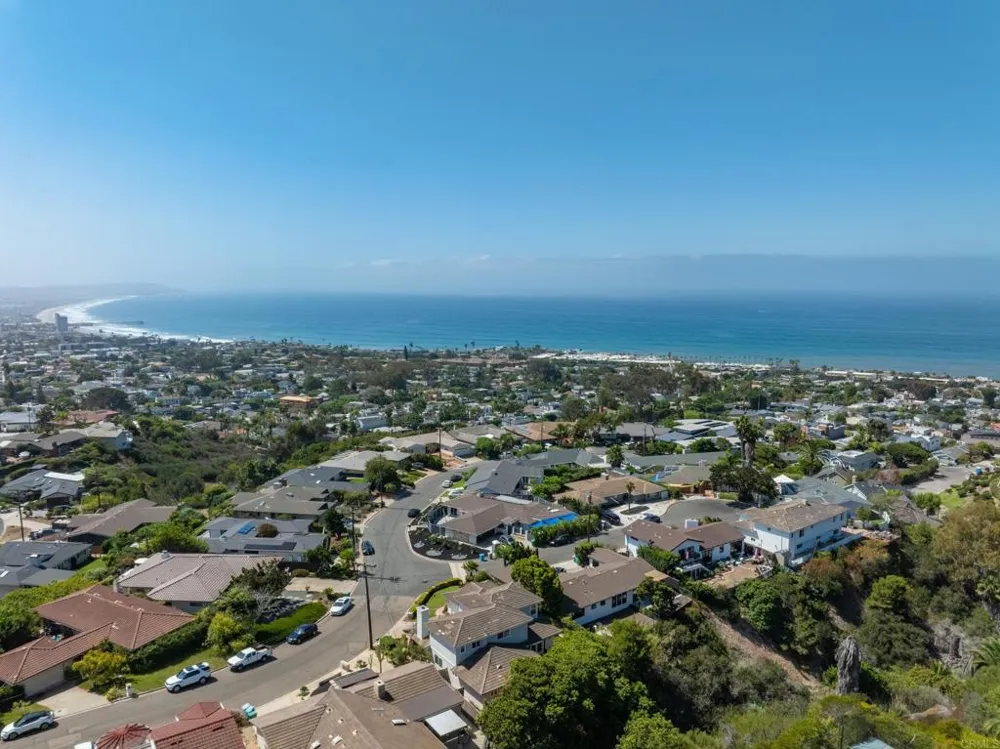 972 Skylark Drive La Jolla, CA 92037