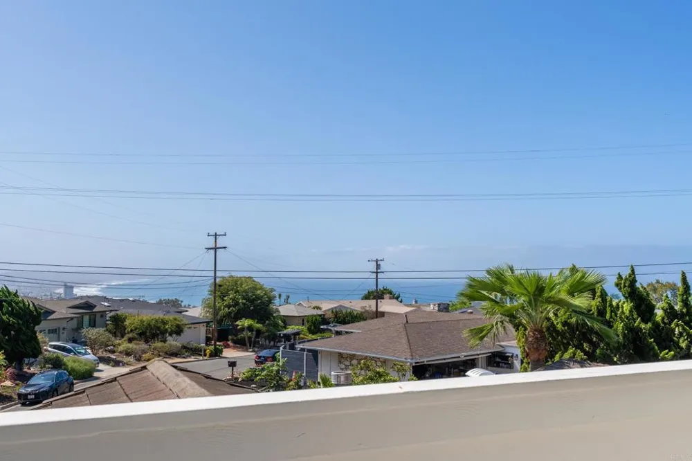 972 Skylark Drive La Jolla, CA 92037