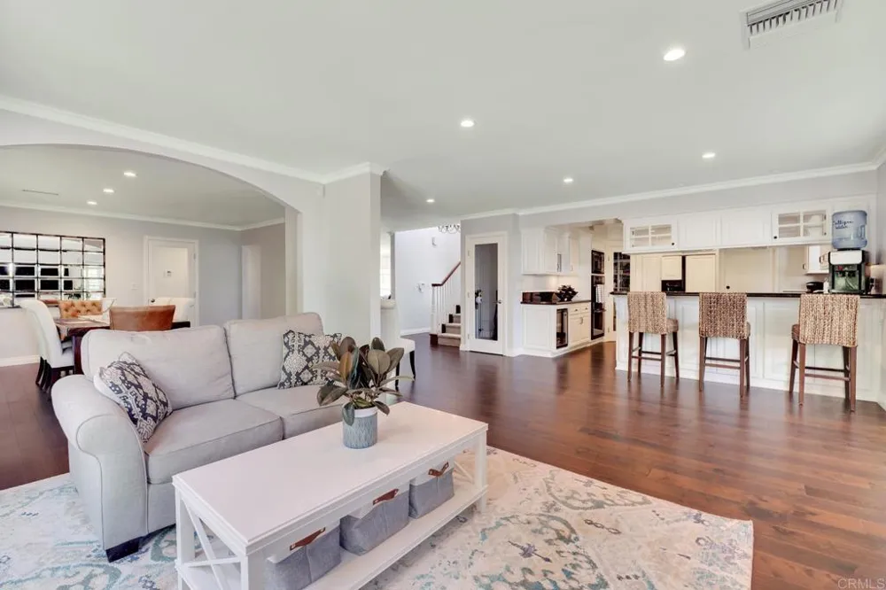 972 Skylark Drive La Jolla, CA 92037