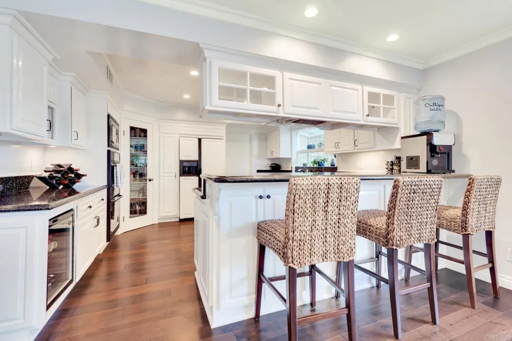972 Skylark Drive La Jolla, CA 92037