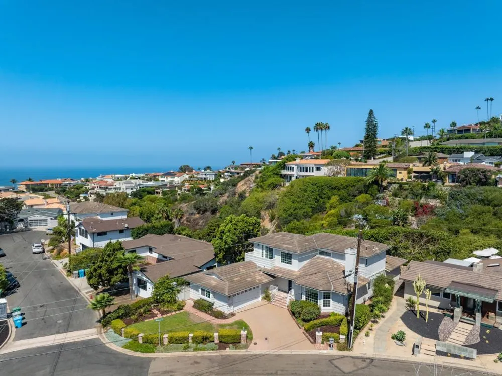 972 Skylark Drive La Jolla, CA 92037