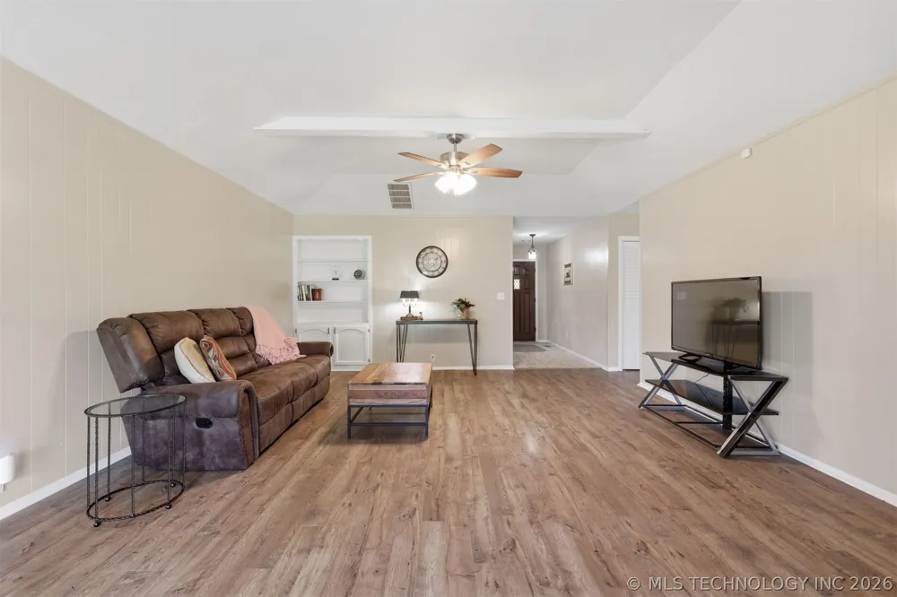 3852 S 98th EastAvenue Tulsa, OK 74146