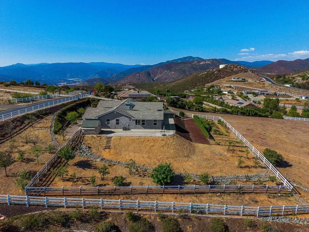 22952 Stokes Road Ramona, CA 92065