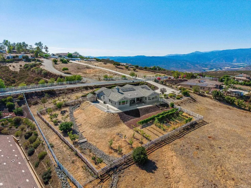 22952 Stokes Road Ramona, CA 92065