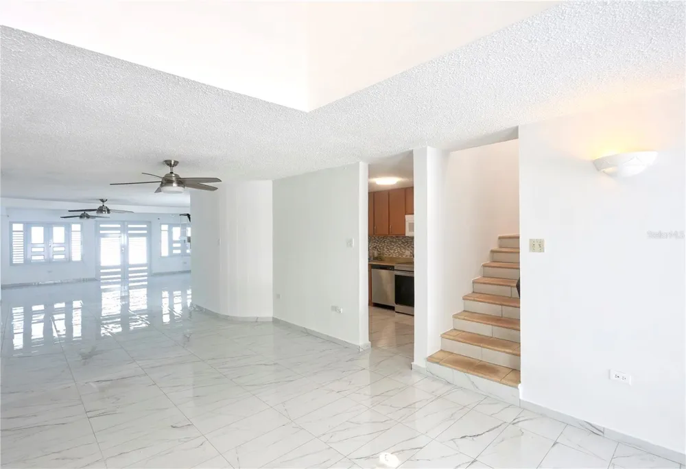632-5 AVE. SAN PATRICIO Guaynabo, PR 00968