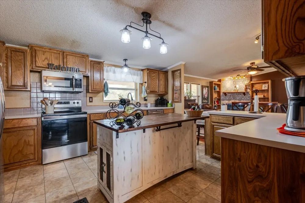 3637 Highway 281 Jacksboro, TX 76458