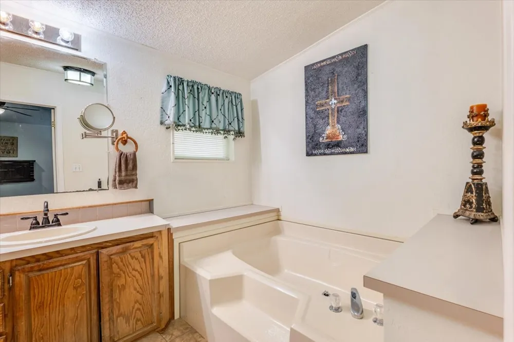 3637 Highway 281 Jacksboro, TX 76458