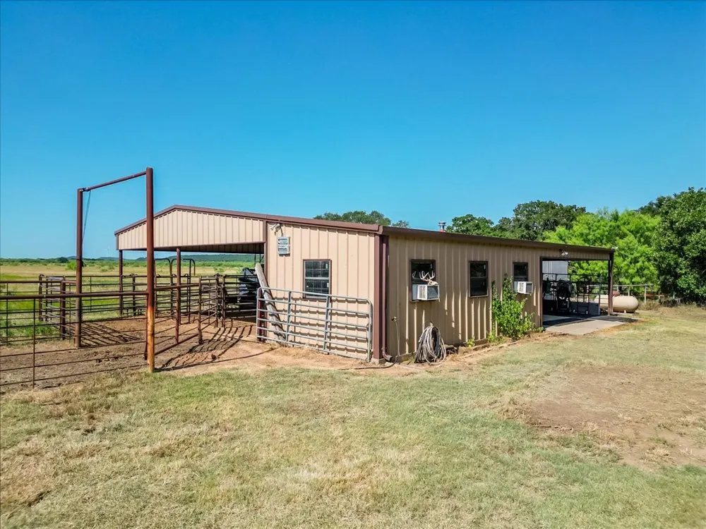 3637 Highway 281 Jacksboro, TX 76458