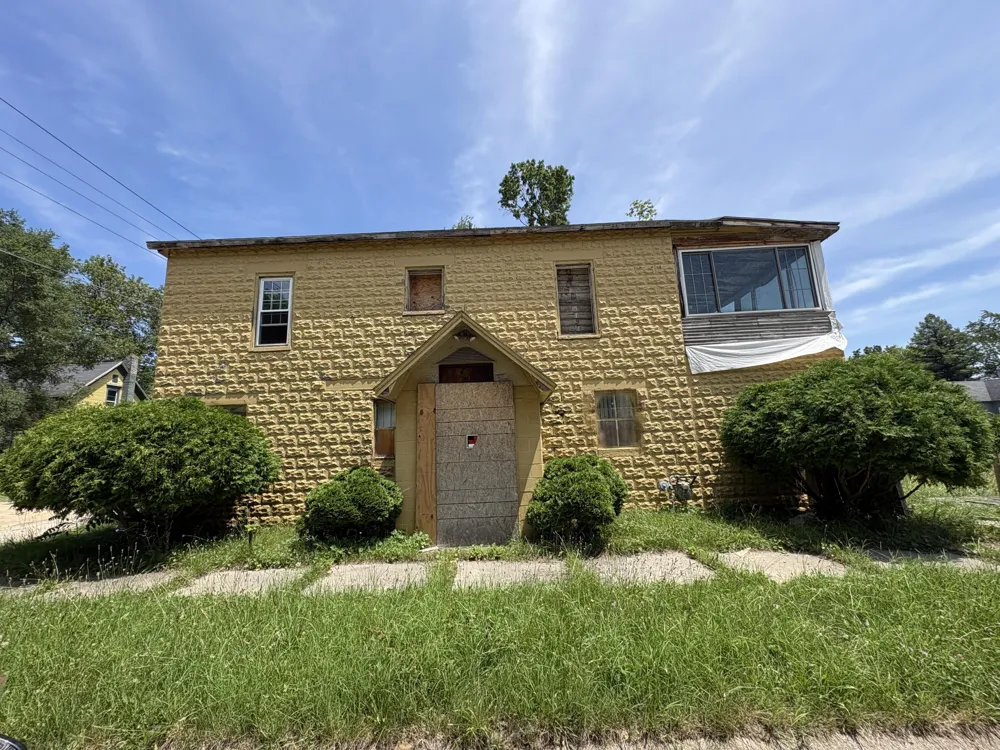 817 Thresher Avenue Benton Harbor City, MI 49022