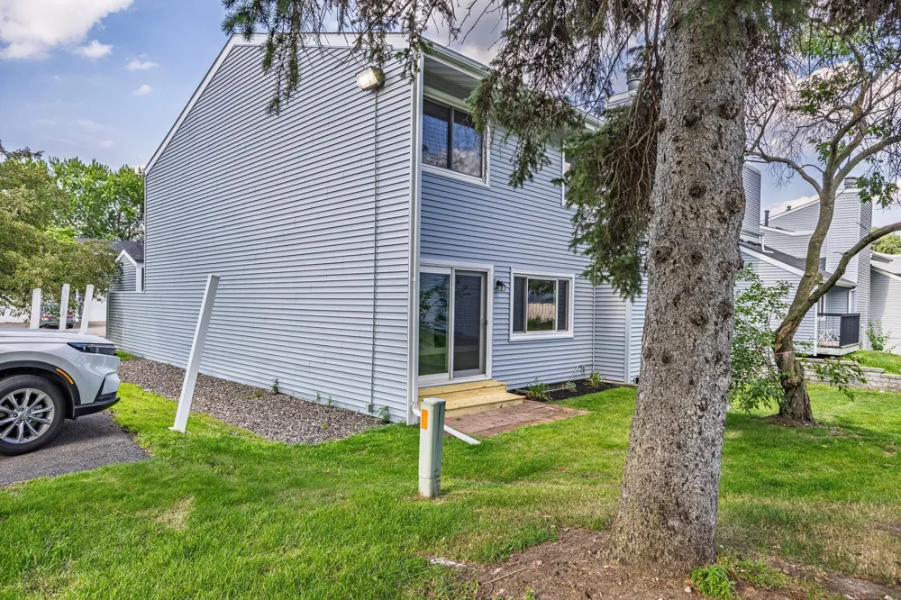 101 Canabury Court Little Canada, MN 55117