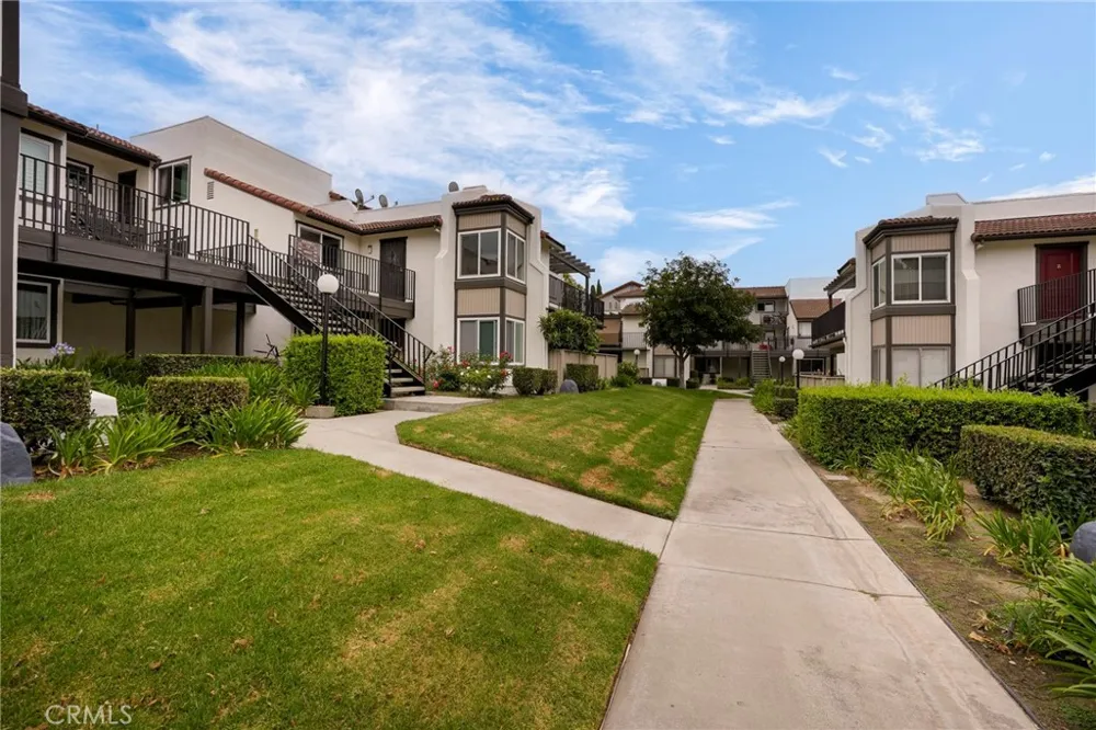 866 Cinnamon Lane #57 Duarte, CA 91010