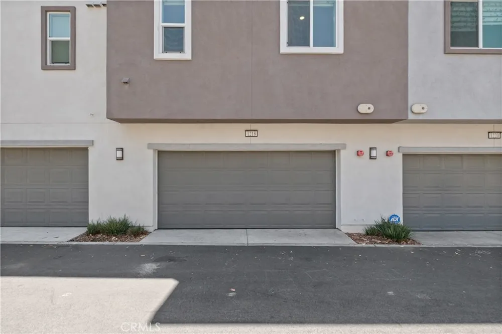 1218 Breckyn Gardena, CA 90247
