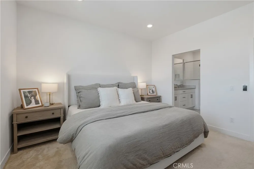 1218 Breckyn Gardena, CA 90247