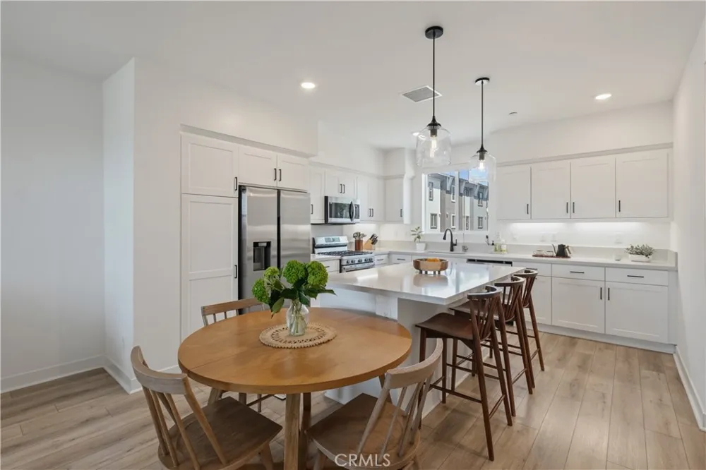 1218 Breckyn Gardena, CA 90247
