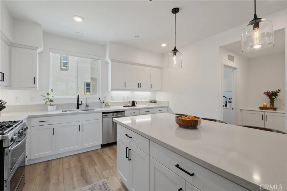 1218 Breckyn Gardena, CA 90247