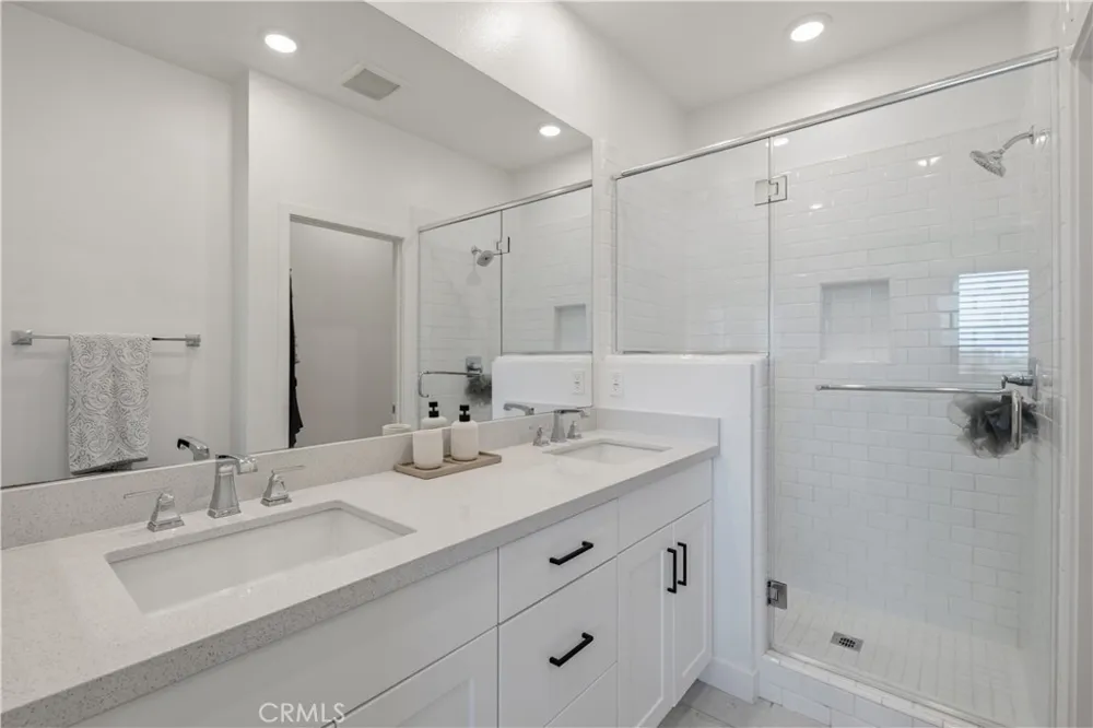 1218 Breckyn Gardena, CA 90247