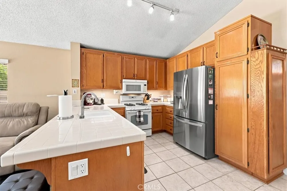 5831 Oakmont Banning, CA 92220