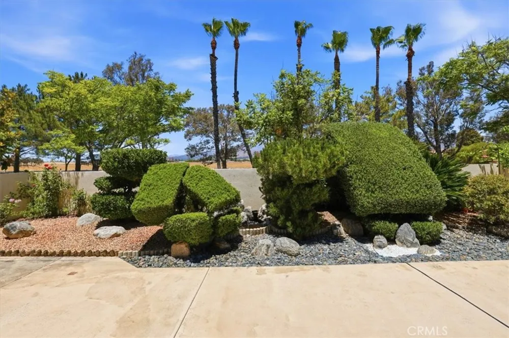5831 Oakmont Banning, CA 92220