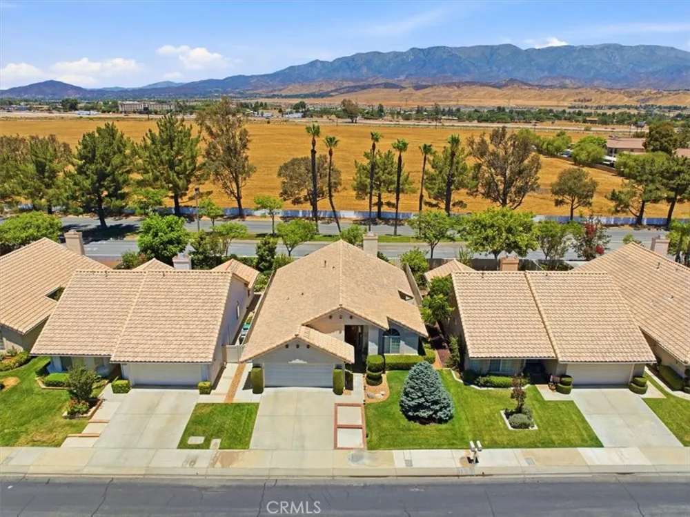 5831 Oakmont Banning, CA 92220