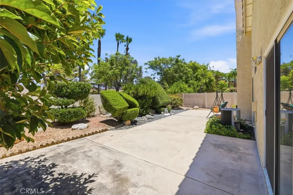 5831 Oakmont Banning, CA 92220
