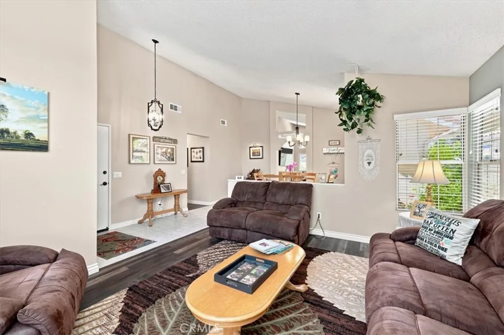 5831 Oakmont Banning, CA 92220