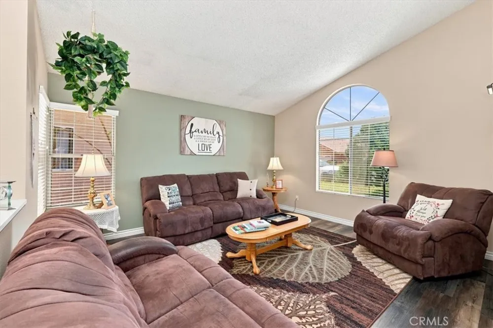 5831 Oakmont Banning, CA 92220