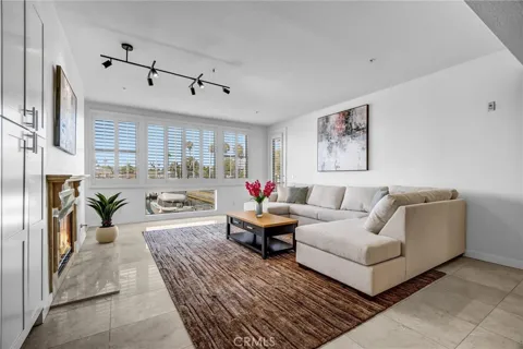4167 Warner Avenue #105