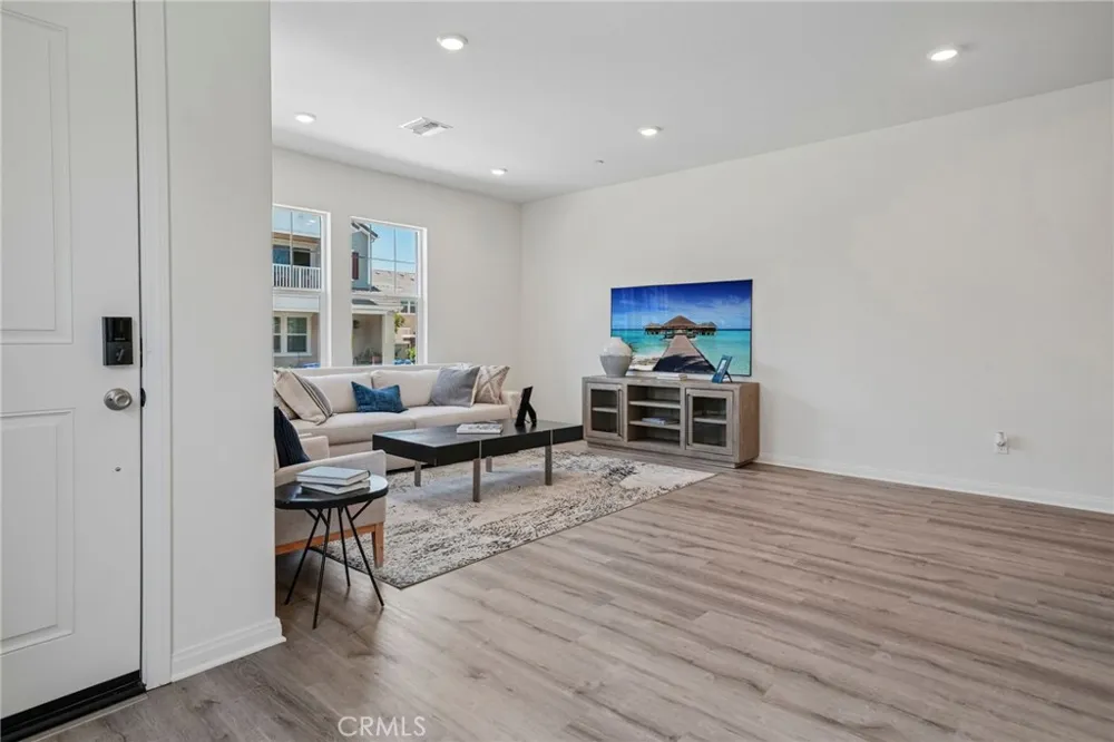 4273 S Hermosa Paseo Ontario, CA 91761