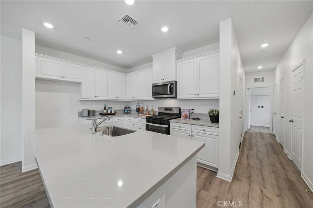 4273 S Hermosa Paseo Ontario, CA 91761