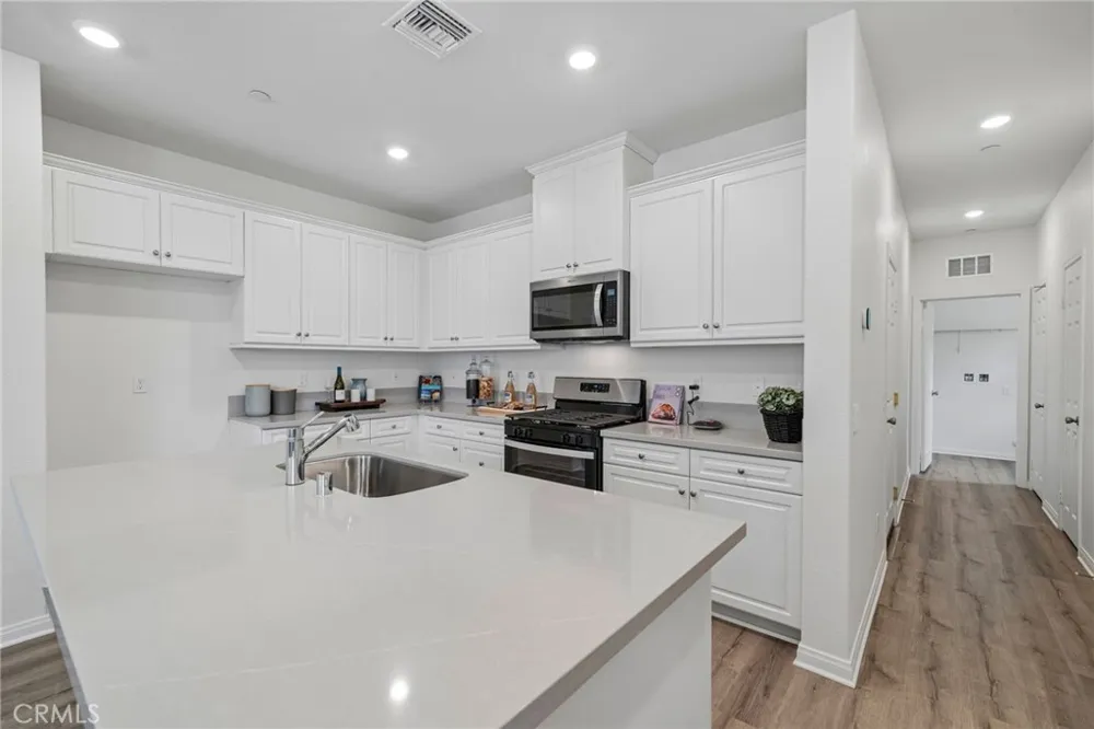 4273 S Hermosa Paseo Ontario, CA 91761