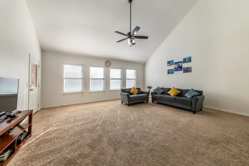925 Woodduck Trail Leander, TX 78641