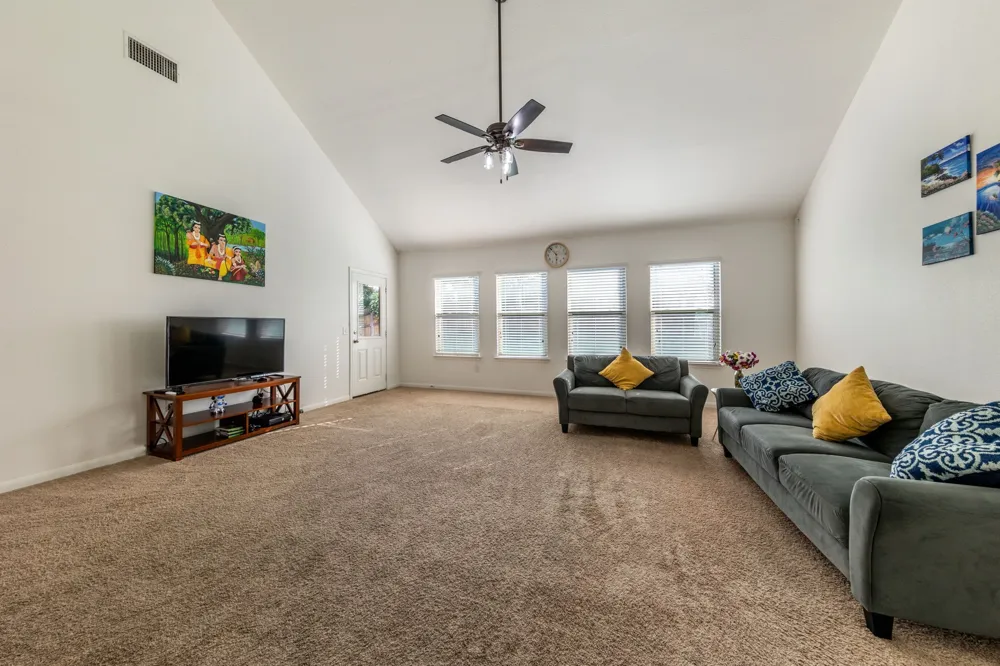 925 Woodduck Trail Leander, TX 78641