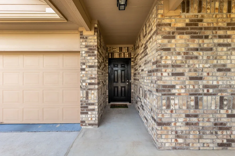 925 Woodduck Trail Leander, TX 78641