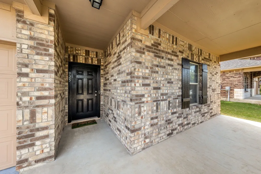 925 Woodduck Trail Leander, TX 78641