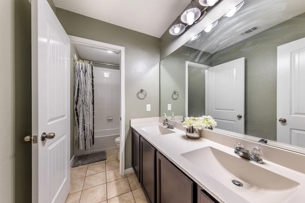 925 Woodduck Trail Leander, TX 78641