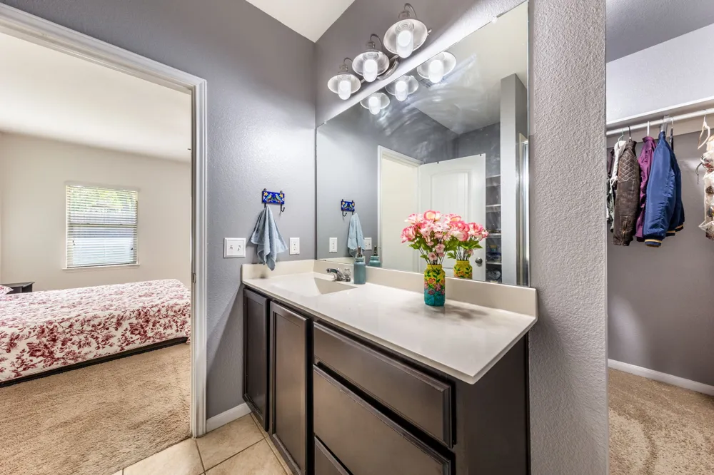 925 Woodduck Trail Leander, TX 78641