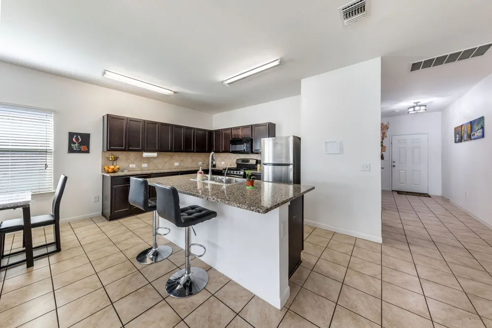 925 Woodduck Trail Leander, TX 78641