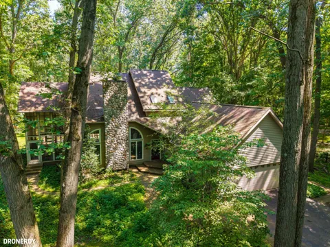 2705 W Glenlord Road