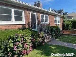 142 Flamingo Street