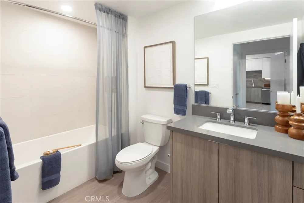 511 S Harbor #728 San Pedro, CA 90731