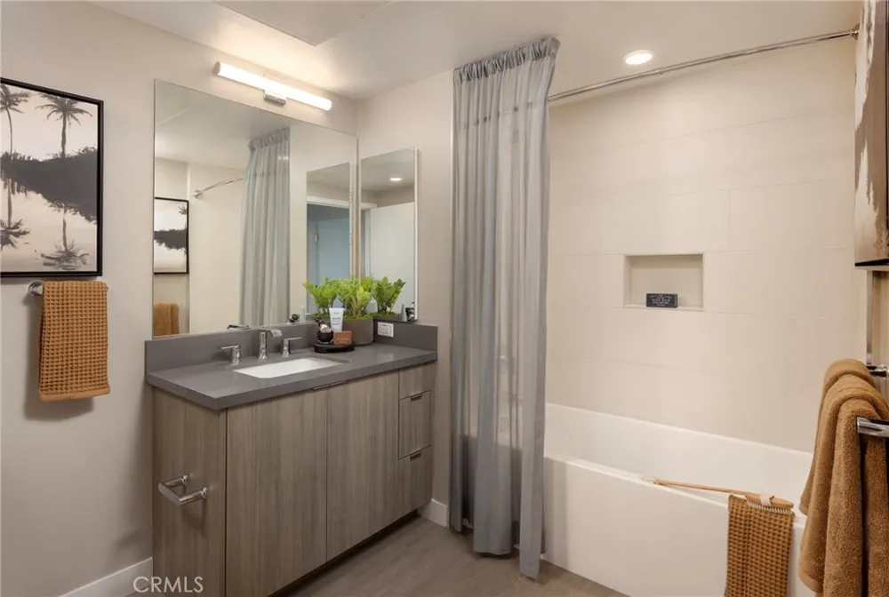 511 S Harbor #728 San Pedro, CA 90731