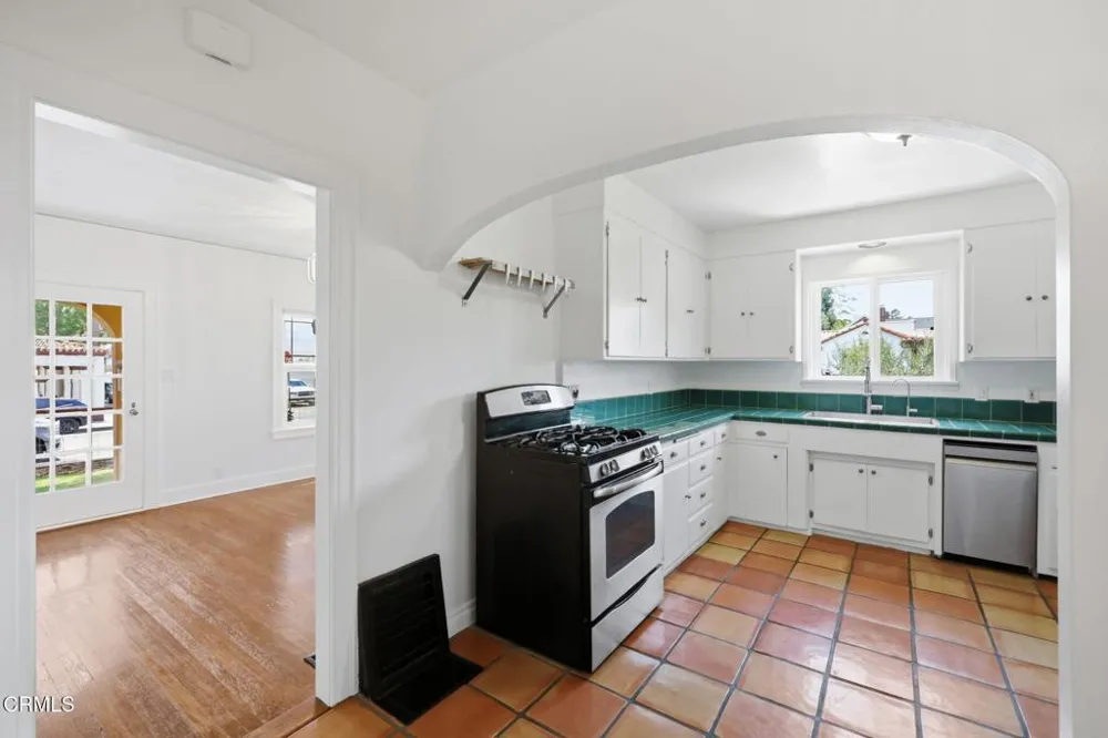 1003 E Virginia Terrace Santa Paula, CA 93060