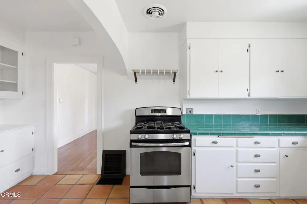 1003 E Virginia Terrace Santa Paula, CA 93060