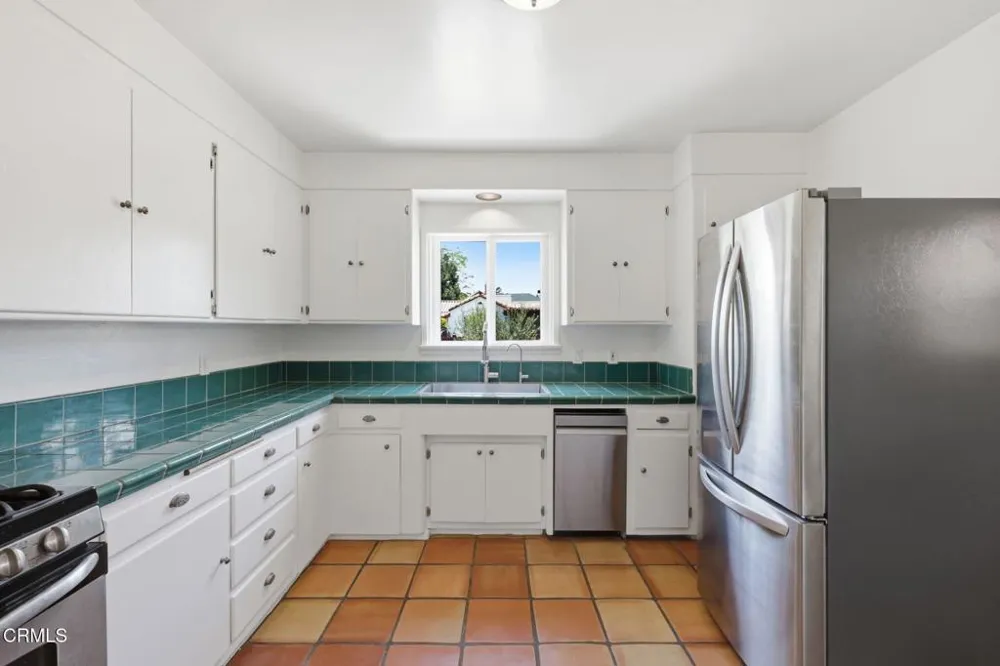 1003 E Virginia Terrace Santa Paula, CA 93060